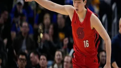 “巴黎激情对决勒阿弗尔！贡萨洛携手李刚仁，维蒂尼亚、内维斯领衔出战，精彩不容错过！”